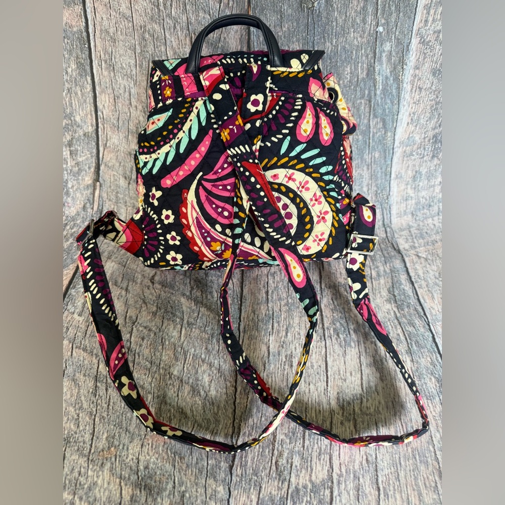 Vera Bradley small patterned backpack, excellent condition - Picture 5 of 10